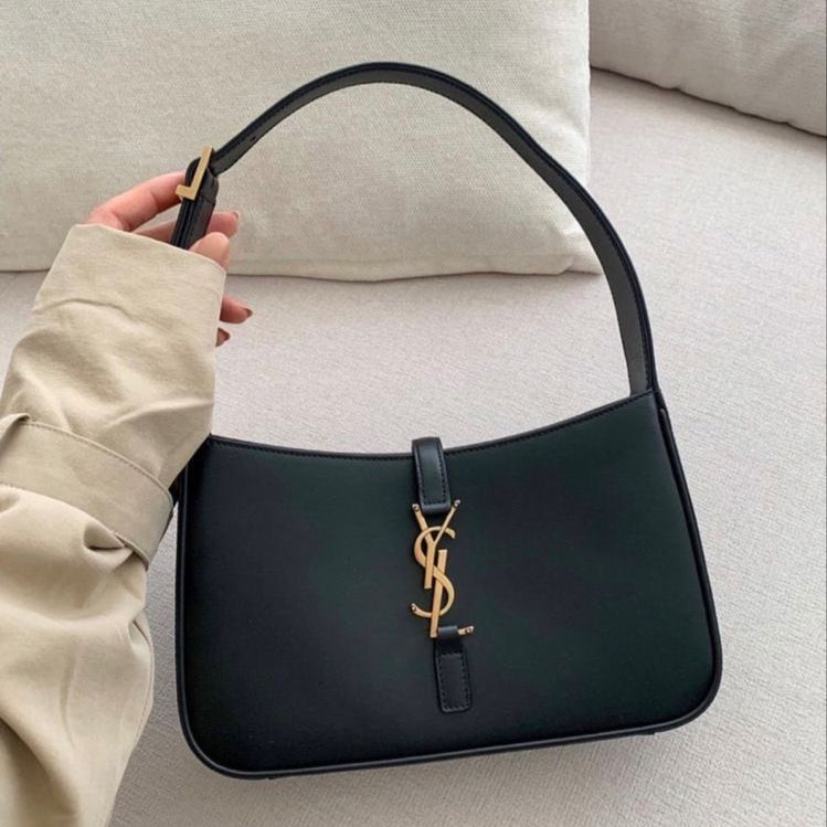 Le 5 à 7 Saint Laurent