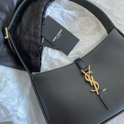 Le 5 à 7 Saint Laurent