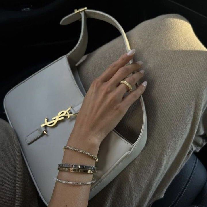 Le 5 à 7 Saint Laurent